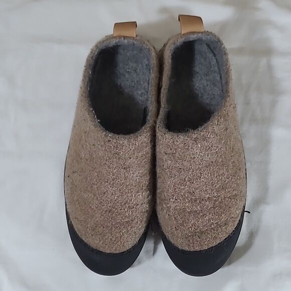Greys Huckberry Tan Wool House Shoes Slipper . - Picture 2 of 4